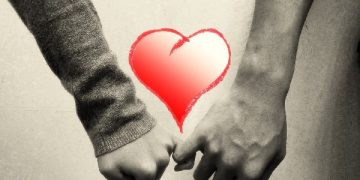 What to do when you encounter a girl who hints that she is pretending to be stupid