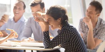 How to be more humorous? Forget those too deliberate stalks, what you need is the basic skills of language sense